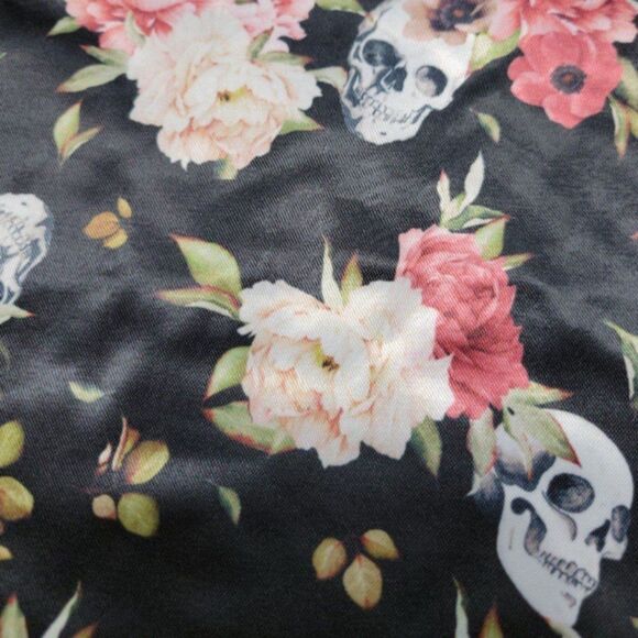 Hot Topic Top Size Medium Neck Crop Cami Camisole Tank Top Skulls Roses New NWOT - Picture 5 of 6